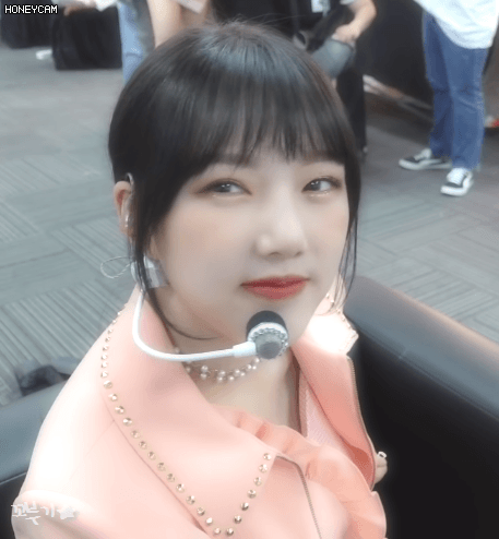 눈웃음 짓는 여자친구 예린이.gif | 인스티즈