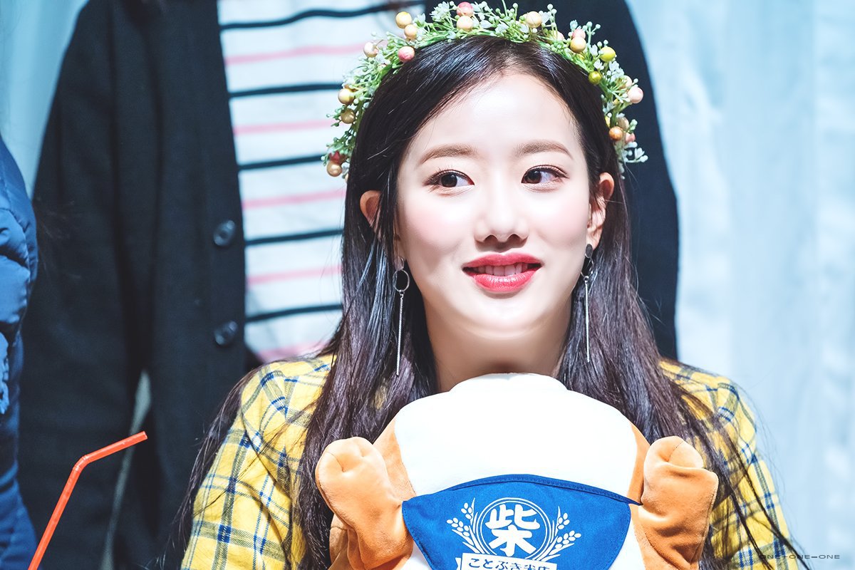 화관쓴 에이프릴 나은이.jpg | 인스티즈