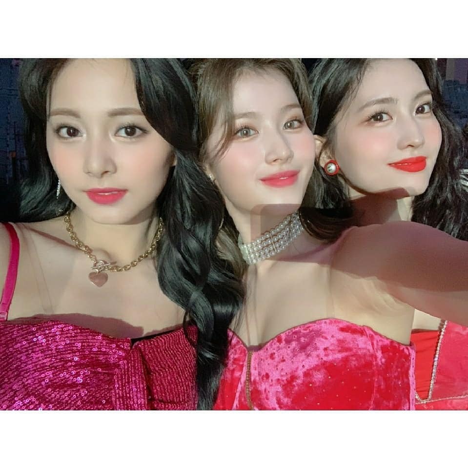 트와이스 사나 인스타그램 with 유연정, 모모, 쯔위 | 인스티즈
