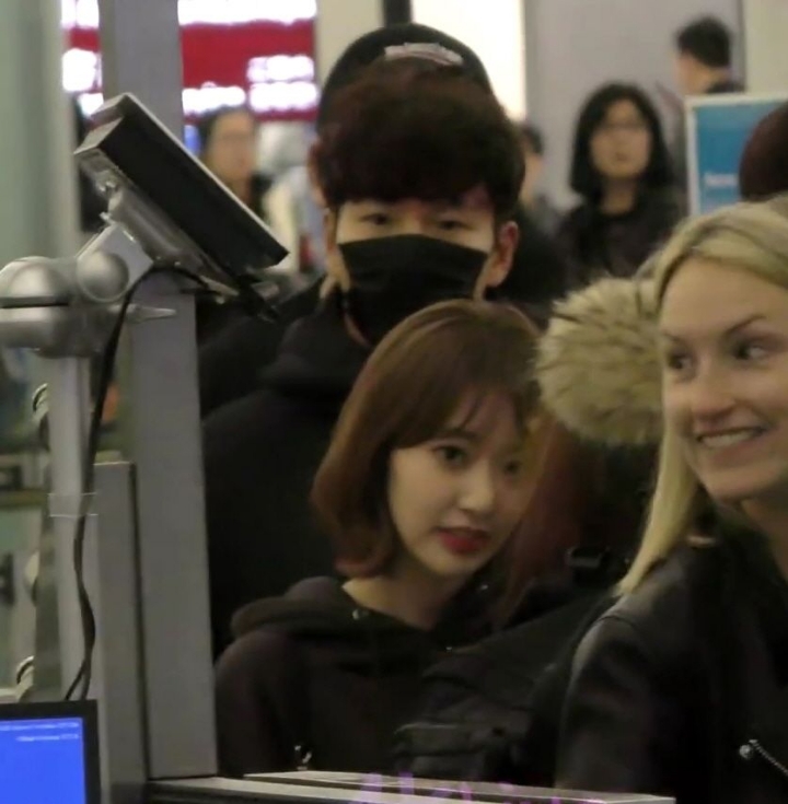 아이즈원) 김종국과 사진찍은 사쿠라 | 인스티즈