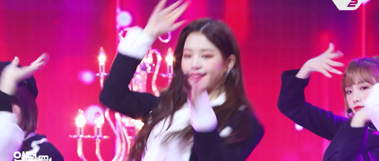 아이즈원 장원영 엠카 직캠 움짤.gif | 인스티즈