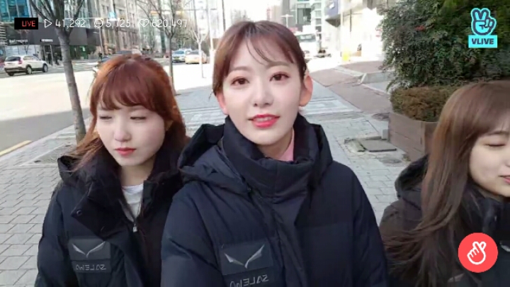 아이즈원,이 추운날 야외 브이라이브 연 사낰히 | 인스티즈