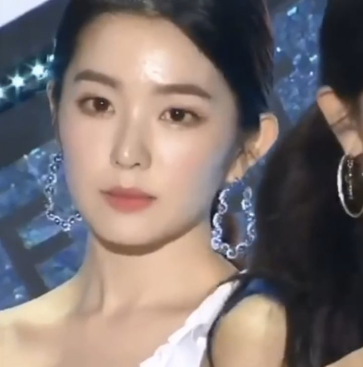 색다른 분위기의 저화질 레드벨벳 아이린들.jpg | 인스티즈