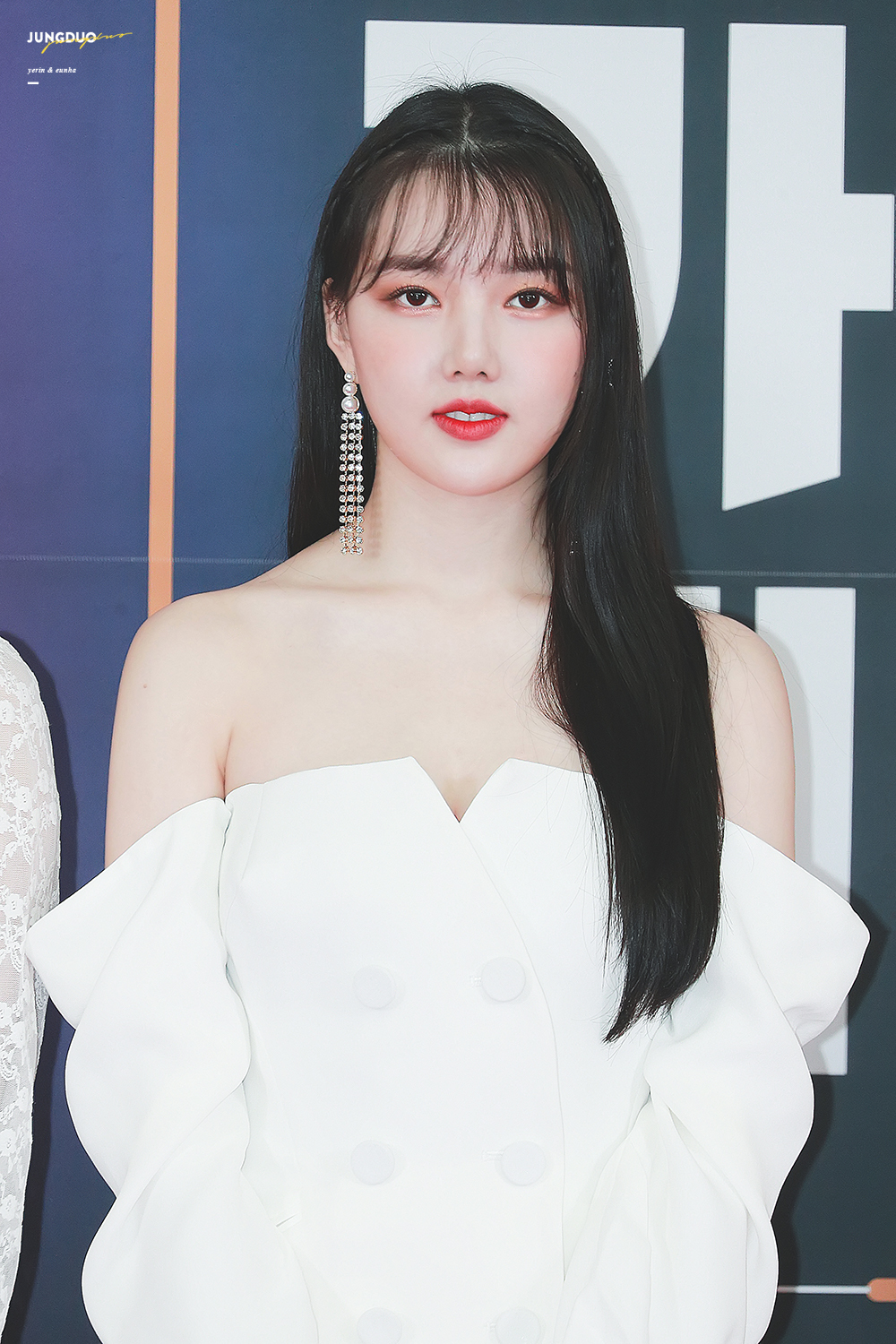 식사시간에 보니까 은근히 미인인 듯한 여자친구 예린이.jpgif | 인스티즈