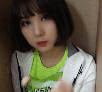 맛나게 먹는 여자친구 은하.gif | 인스티즈