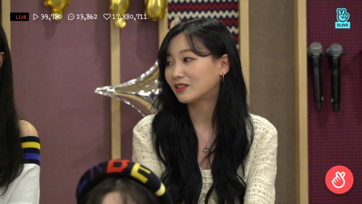 러블리즈 데뷔 4주년으로 V앱이 끝나서 캡쳐짤 | 인스티즈