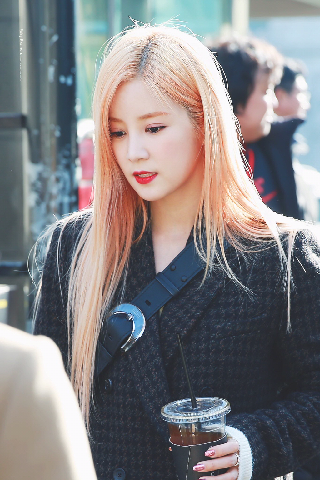 [에이핑크] 여유로운 생일을 보내고 있어서 박초롱 | 인스티즈