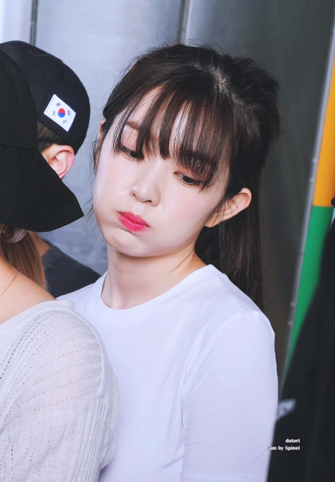 연봉 200억 받고 만수르 발가락 빨기(4조 3교대) vs 자기가 원하는 평생 이상형이랑 연봉 5000만원 받고 살기 | 인스티즈