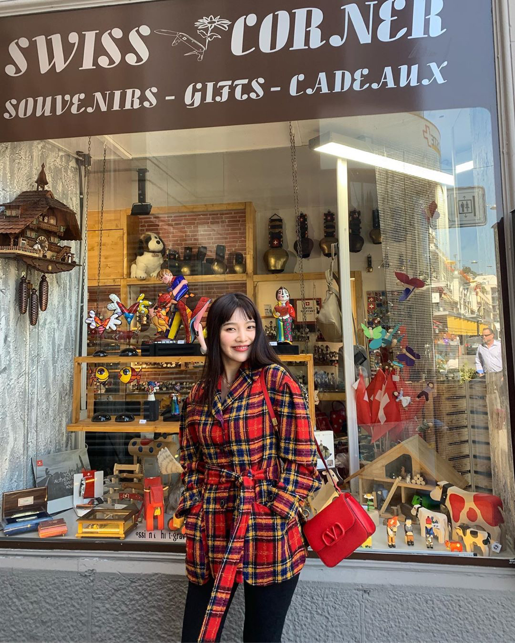 앞머리하고 더 귀여워진 레드벨벳 조이.jpgif | 인스티즈