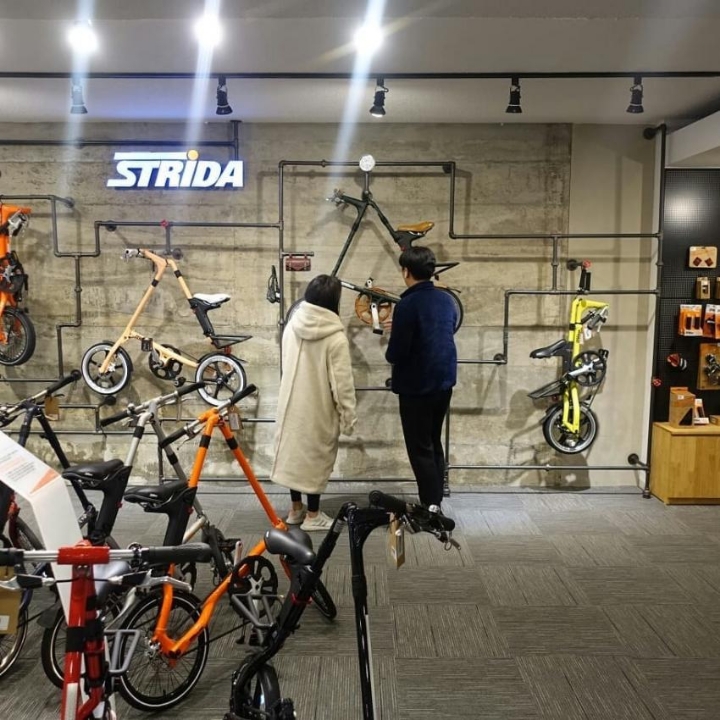 자전거 사러간 트와이스 지효 ㄷㄷㄷ | 인스티즈