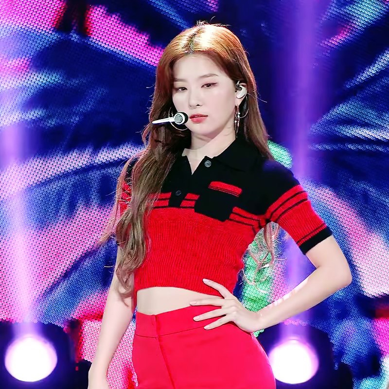 빨간 의상이 잘 어울리는 레드벨벳 슬기.jpgif | 인스티즈