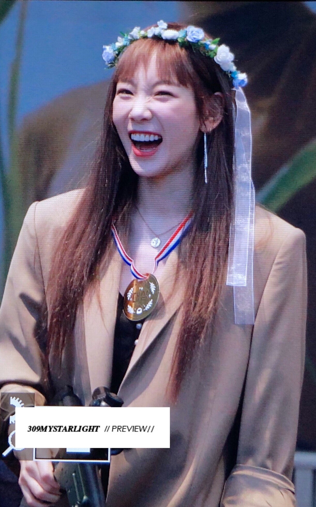 오늘자 공개 팬싸인회 여전히 불티나게 귀여운 태연 | 인스티즈