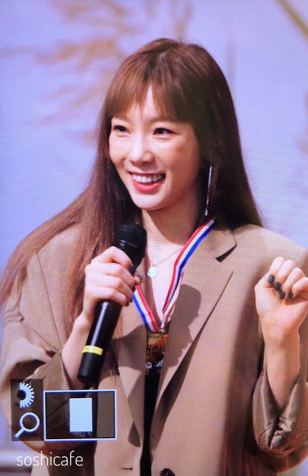 오늘자 공개 팬싸인회 여전히 불티나게 귀여운 태연 | 인스티즈