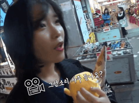외국에서 아이유 닮았다는 소리 종종 듣는 한국인.gif | 인스티즈