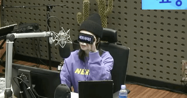에이핑크 정은지 최근 라디오 부스.jpgif | 인스티즈