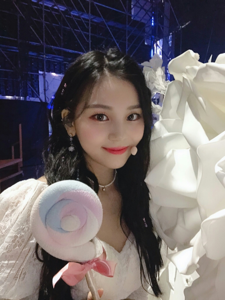 여자친구 트위터 엄지.jpg | 인스티즈