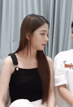 브이앱하는 프로미스나인 채영이 미모.gif | 인스티즈