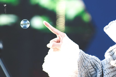 무대 비누방울 효과 속 에이핑크 정은지.jpgif | 인스티즈