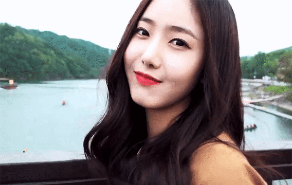 졸다가 보니까 은근히 미인인 듯한 여자친구 신비.jpgif | 인스티즈