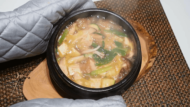 아침식사) 순두부찌개+돼지 갈비 구이 평생 공짜 vs 된장찌개+삼겹살 구이 평생 공짜 | 인스티즈