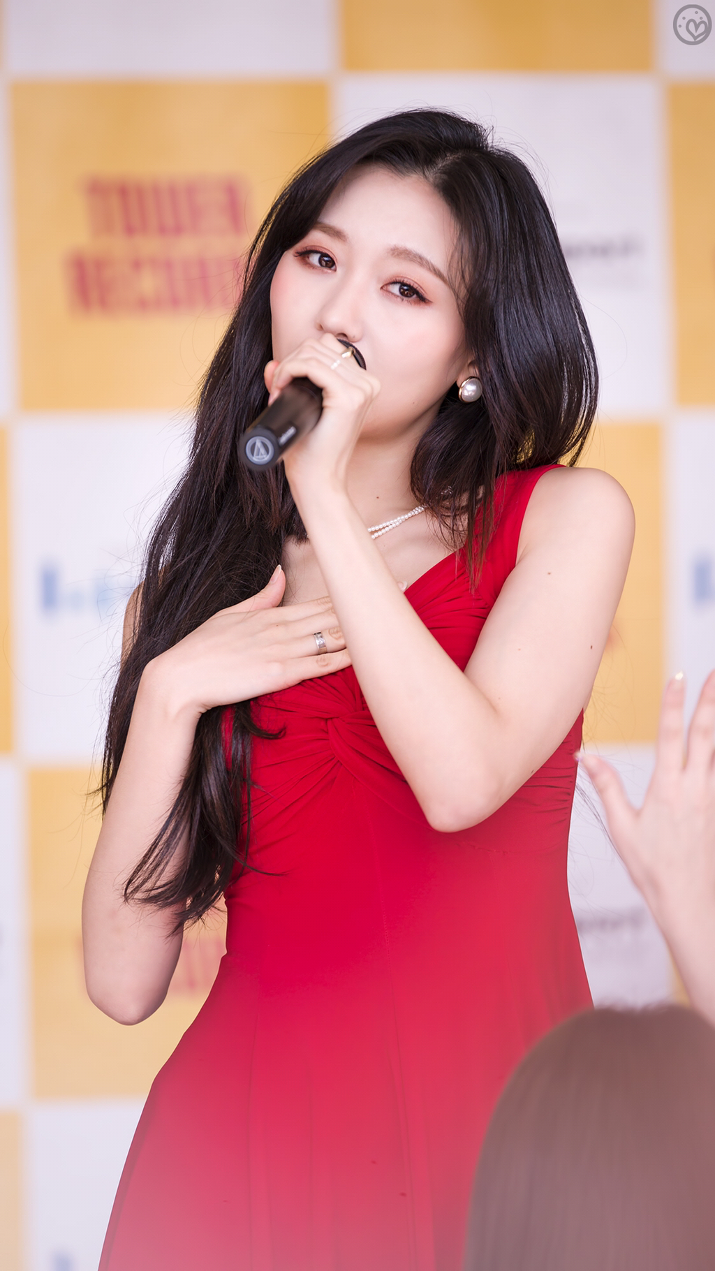 [러블리즈] 독일사는 친구에게 선물을 받아서 수정이 | 인스티즈