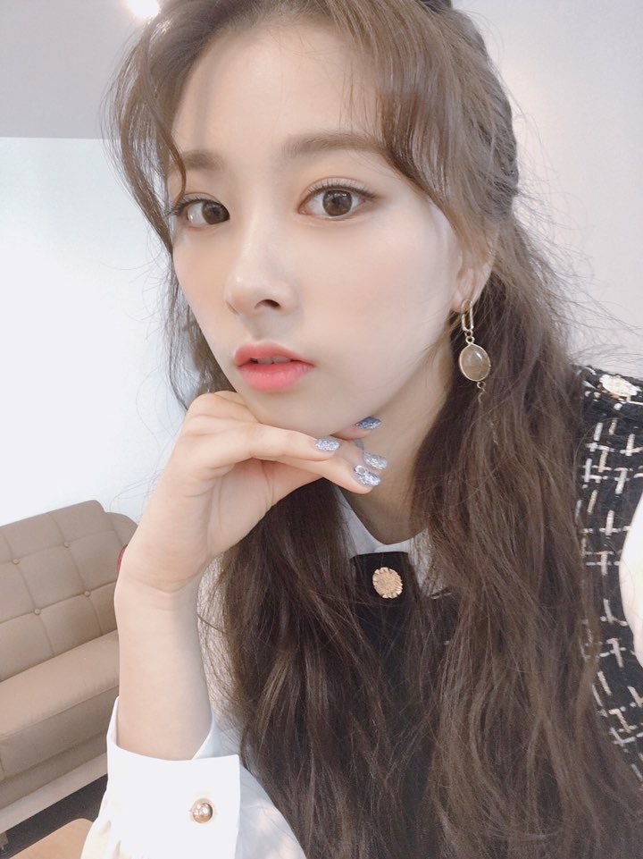 로켓펀치 페북 (feat. 윤경) | 인스티즈