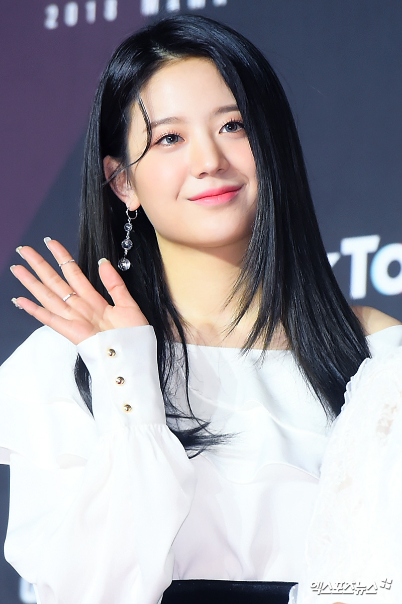 2018MAMA 프로미스나인 레드카펫 | 인스티즈