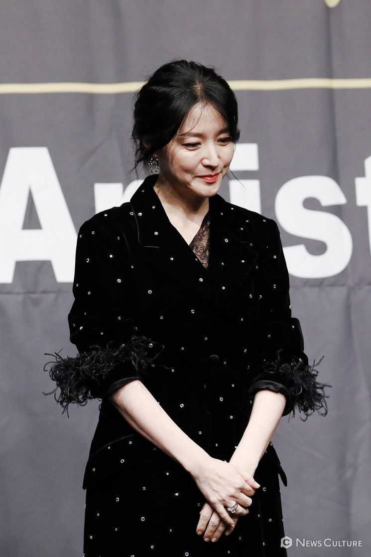 오늘자 이영애.jpg (아름다운예술인상 시상식 참석) | 인스티즈
