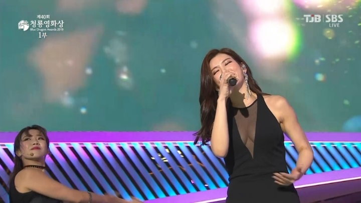 청룡영화제 축하공연, 뮤지컬배우 정선아
