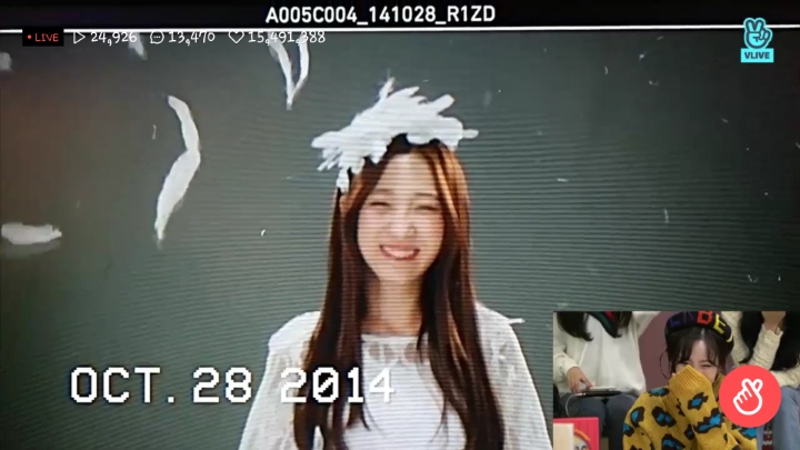 러블리즈 데뷔 4주년으로 V앱이 끝나서 캡쳐짤 | 인스티즈