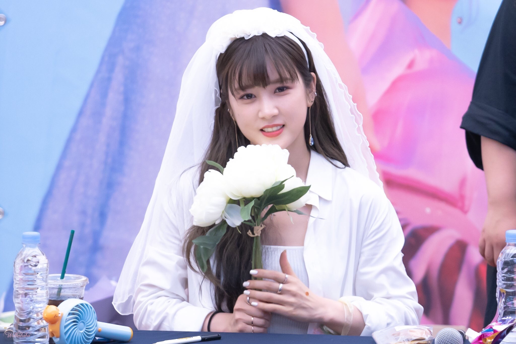 [에이핑크] 비 올것 같은 날씨라서 박초롱 | 인스티즈