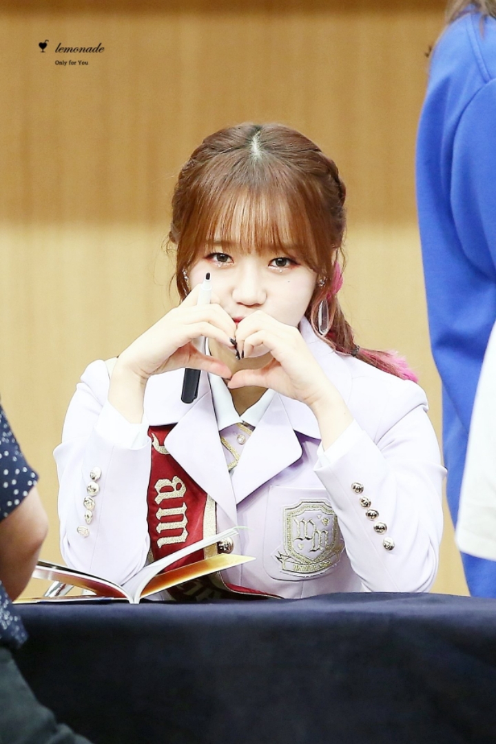 양갈래 머리한 아이오아이 멤버 모음 .jpg | 인스티즈