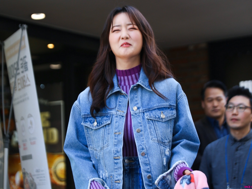 오늘자 에이핑크 윤보미 팬싸인회 + 뽐튜브 11pic | 인스티즈