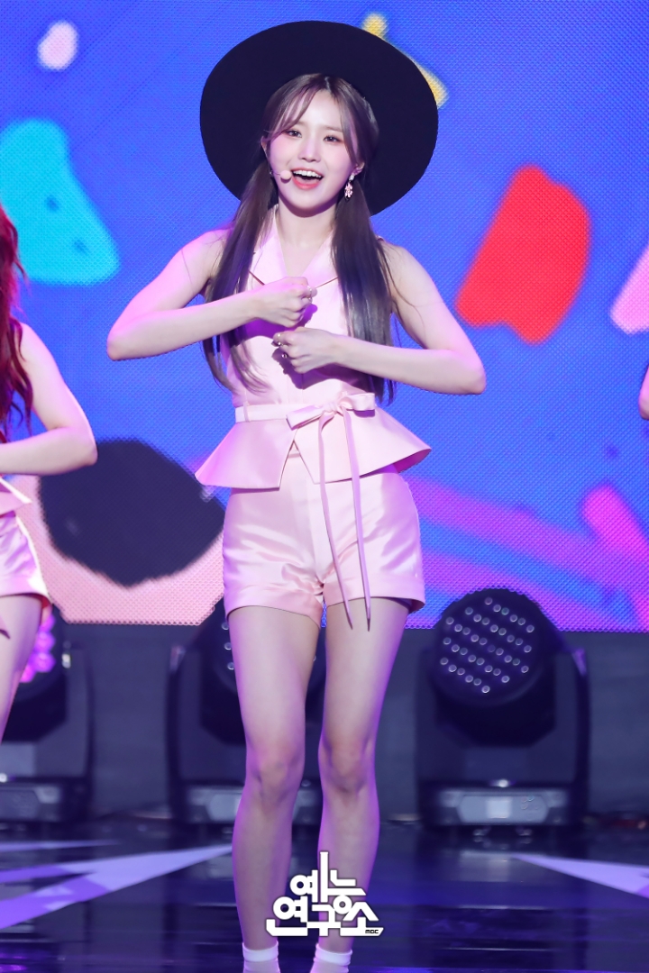 참 귀여운데 속은 단단해뵈는 여자 송하영.jpgif | 인스티즈