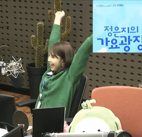 콩인형과 에이핑크 정은지.jpg | 인스티즈