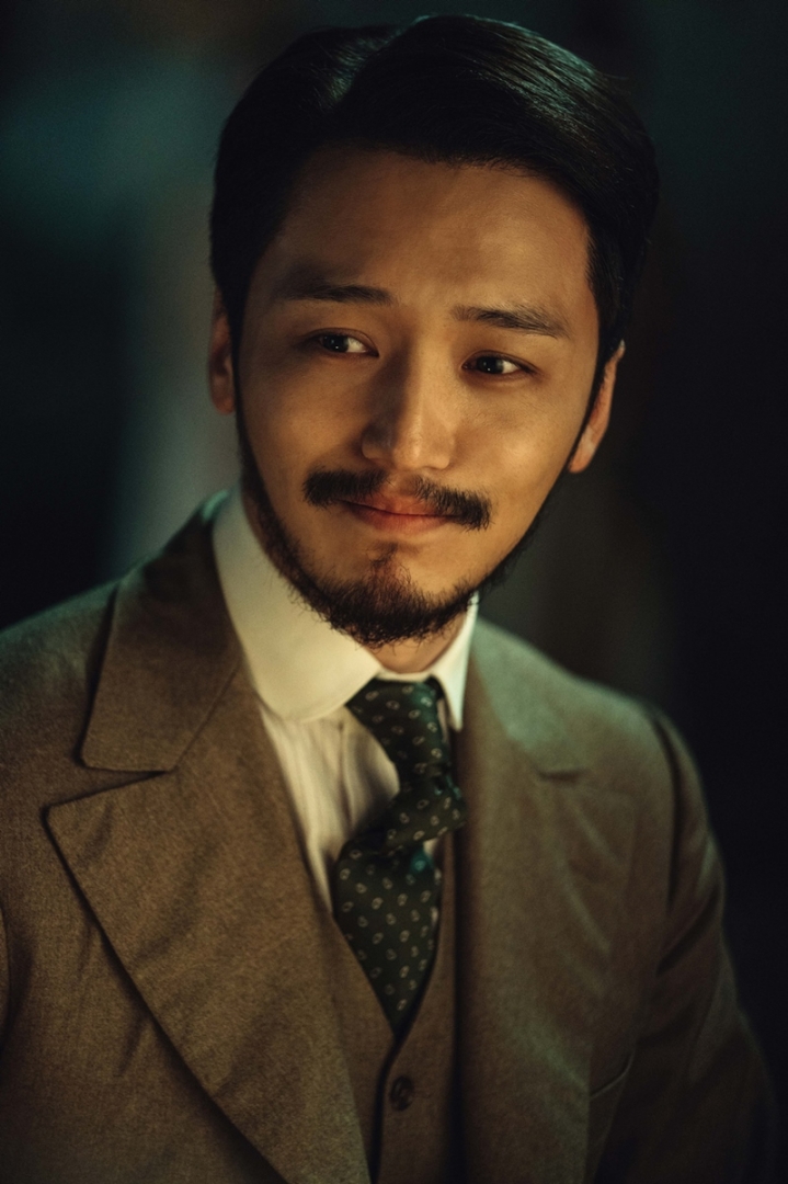 수염이 잘 어울리는 변요한 ㅎㄷㄷㄷ | 인스티즈