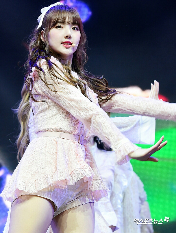 190114 여자친구 쇼케이스 현장.jpg | 인스티즈