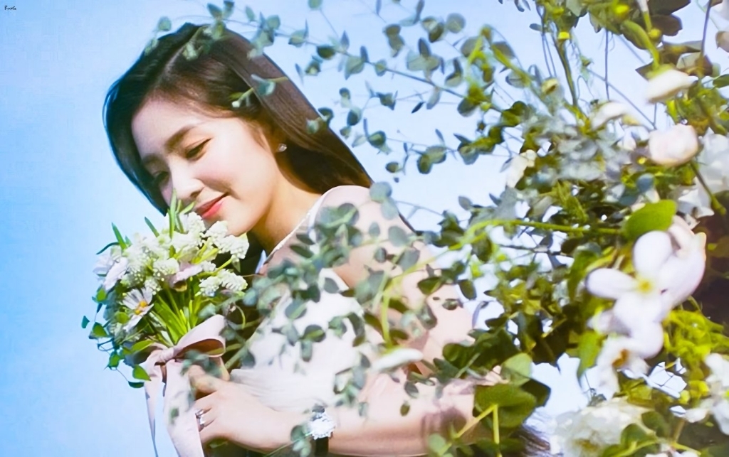 레드벨벳 아이린 다미아니 새광고 속 얼굴 어택 | 인스티즈