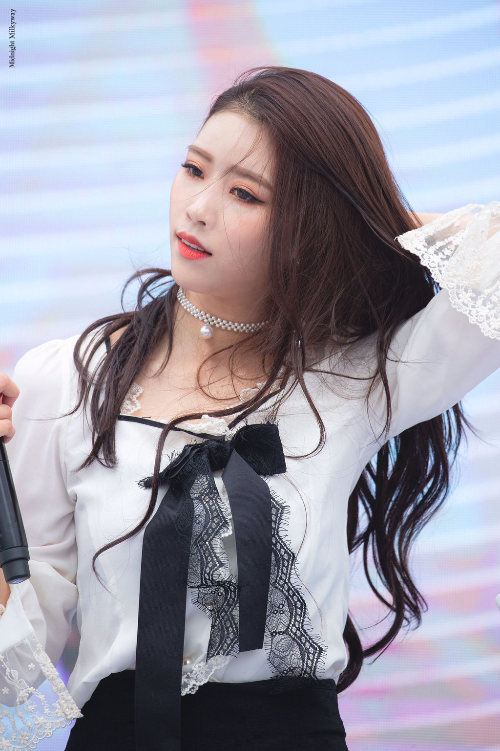 [러블리즈] 가을가을한 사진찍고와서 미주 | 인스티즈