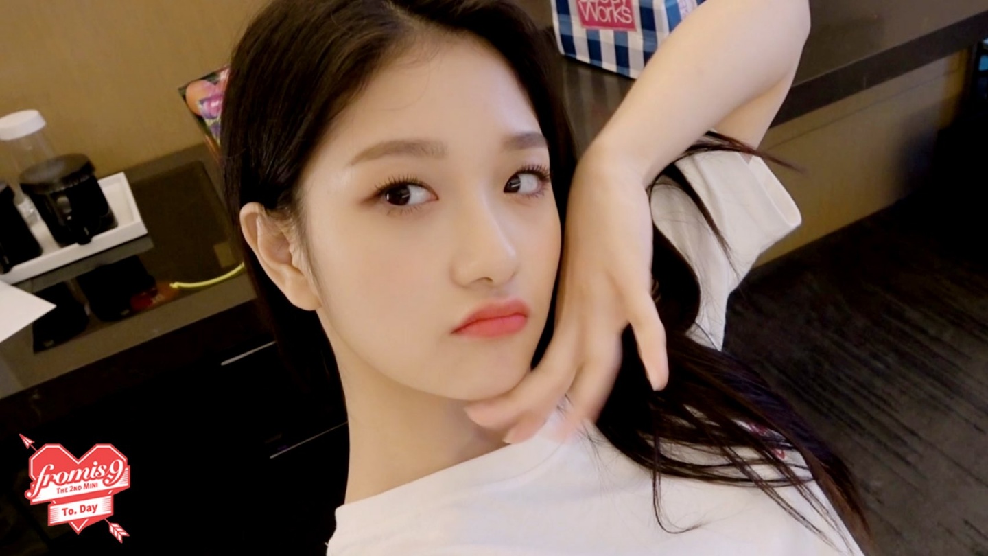 데뷔 300일기념 프로미스나인 이서연 | 인스티즈