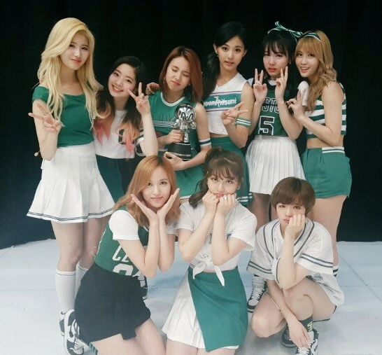 트와이스 멤버들이 생각하는 커리어 동안 가장 기억에 남는 순간 | 인스티즈