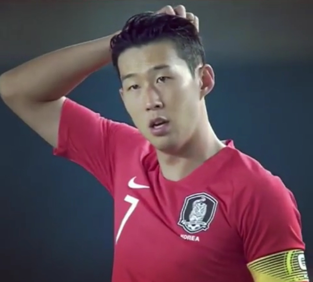 머리 만지는 이정재 | 인스티즈