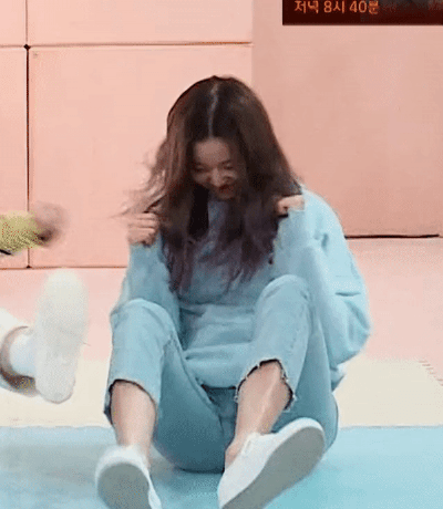 엉덩이 달리기하는 장원영.gif | 인스티즈