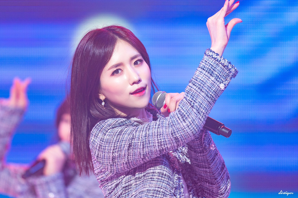 [러블리즈] 출근길에 본 은행나무가 이뻐서 명은이 | 인스티즈