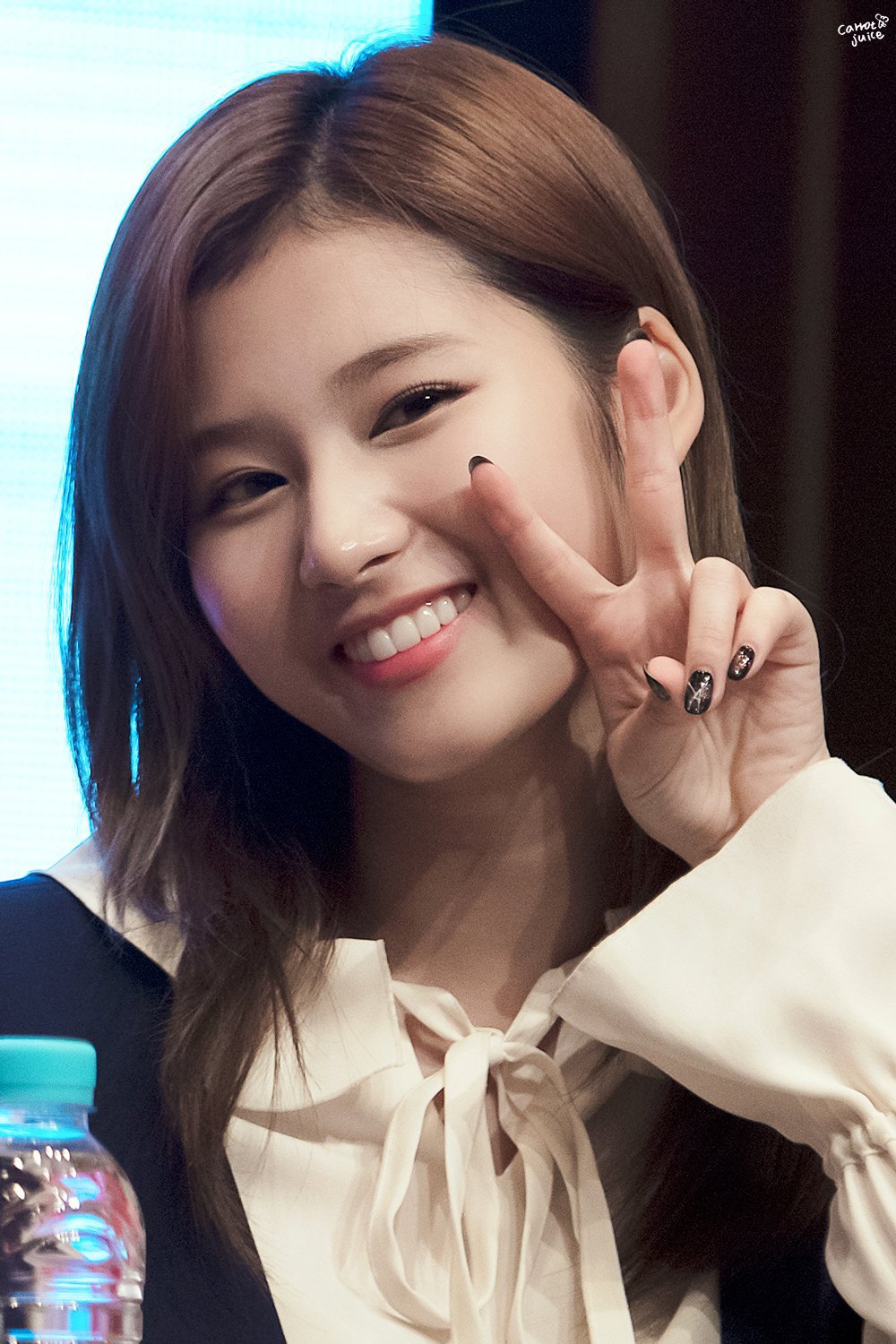 오늘이 생일인 트와이스 사나.jpgif | 인스티즈