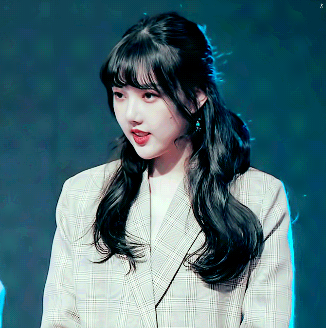 은근히 미인이지만 가끔은 귀여운거 같기도 한 여자친구 예린이.jpgif | 인스티즈