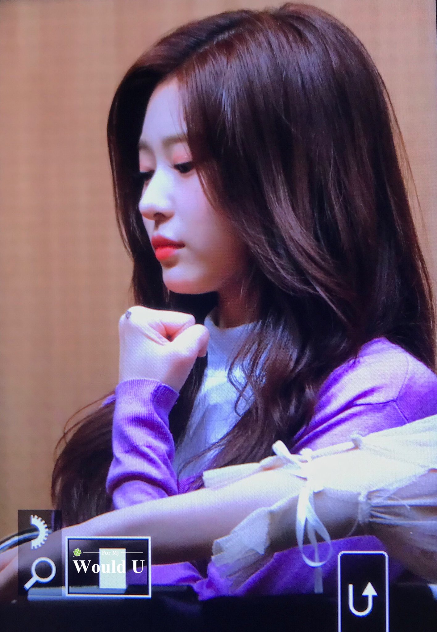 항상 어딘가 억울하고 애잔한 아이즈원 민주.jpg | 인스티즈