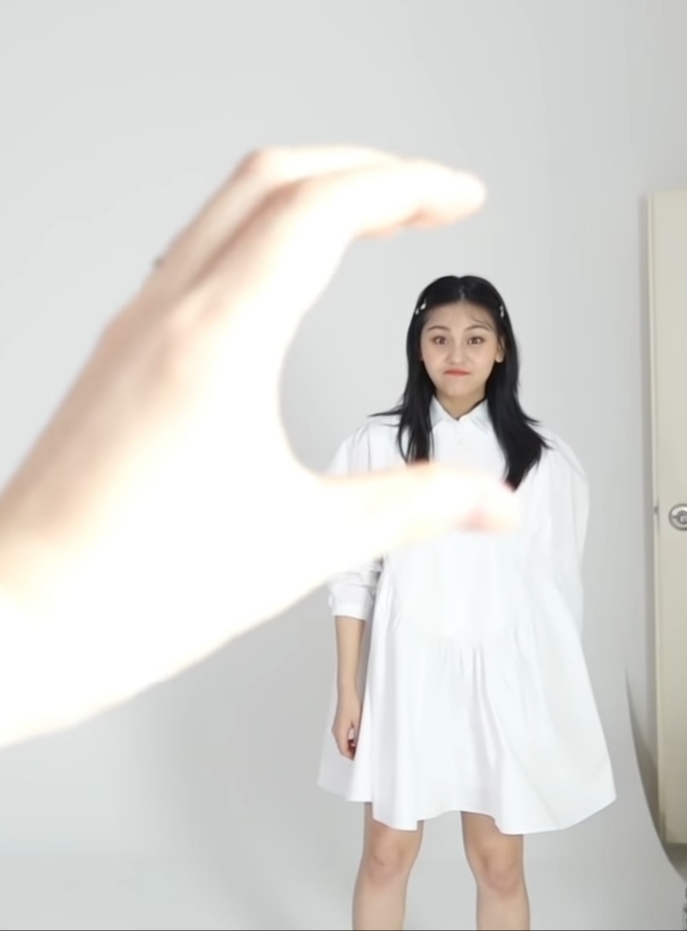 막내들의 재롱을 따사롭게 지켜보는 여자친구 예린 | 인스티즈