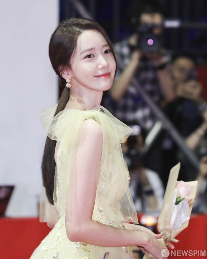 부산 국제 영화제를 뒤집어 놓고있는 소녀시대 윤아 미모 | 인스티즈