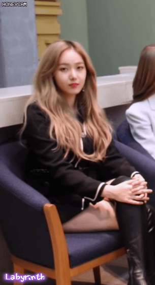 졸다가 보니까 은근히 미인인 듯한 여자친구 신비.jpgif | 인스티즈